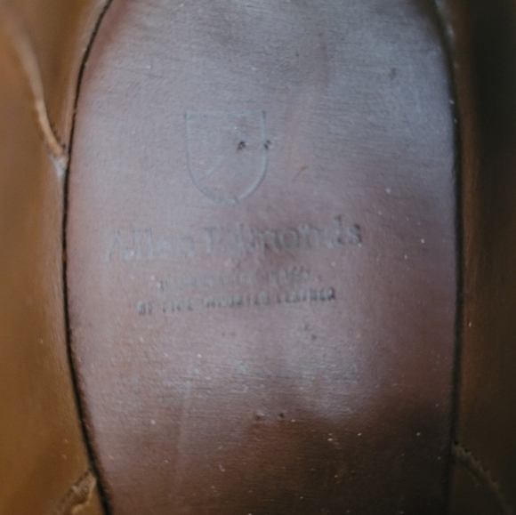 Allen Edmonds set: oxford dress shoes (Size 9A; narrow) and matching belt (34"). - Picture 6 of 14